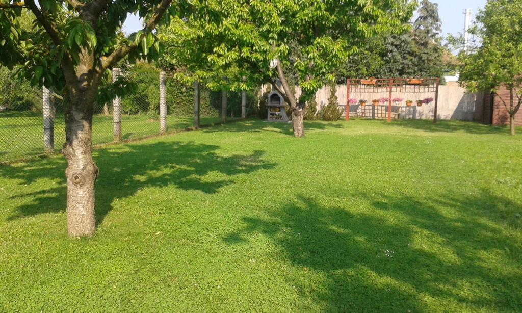 Kristaly Apartmanhaz Sárvár Exterior foto