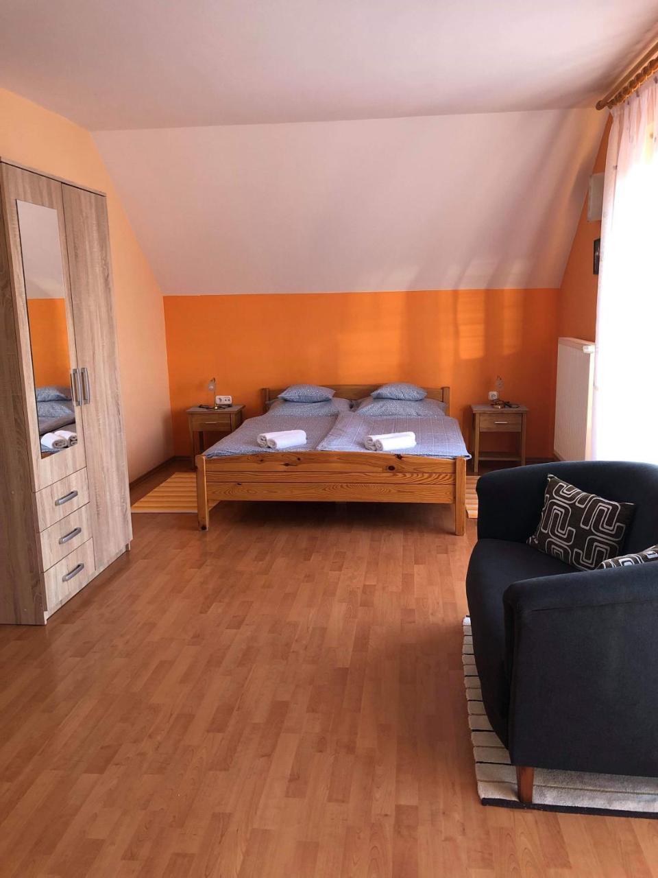 Kristaly Apartmanhaz Sárvár Exterior foto