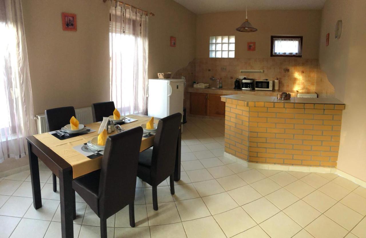 Kristaly Apartmanhaz Sárvár Exterior foto